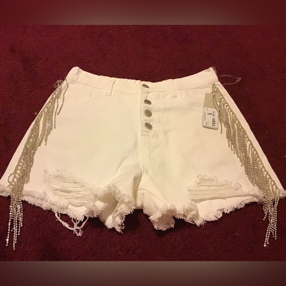 HOW VERY LOVED WHITE DISTRESSED JEAN SHORTS W RHINESTONES NWT SZ S